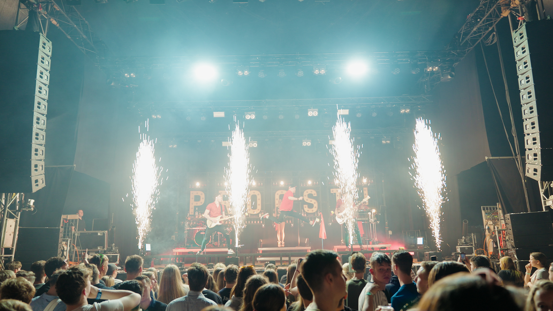 Videograaf Gelderland, videoproductiebedrijf Gelderland, Bruiloft, Drone, Evenementen, Aftemovie, product videograaf, commercial, video maken Achterhoek, Arnhem, Nijmegen, Doetinchem, Wehl. Aftermovie maken, Aftermovie maken doetinchem, Aftermovie maken Gelderland, Bandpromo, Bandpromo maken, Bandpromo laten maken