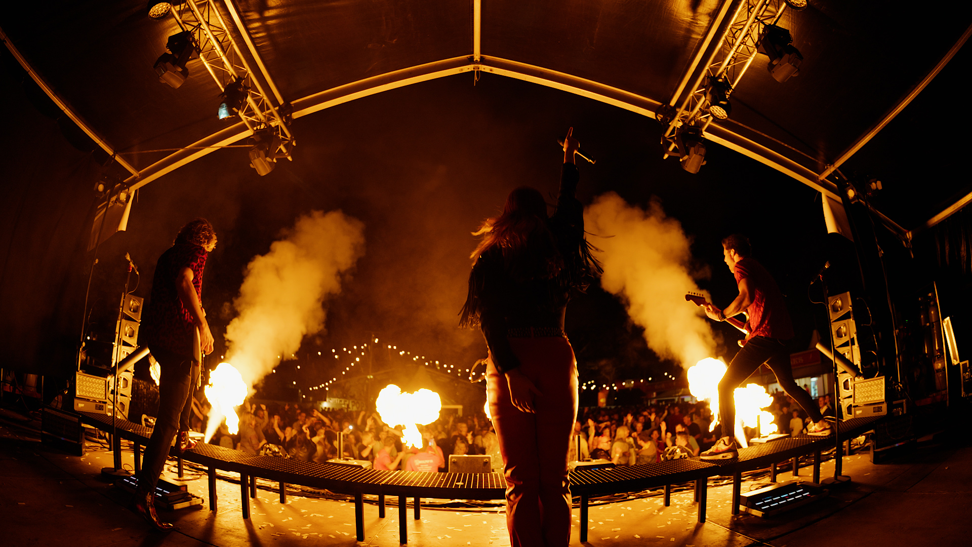 Videograaf Gelderland, videoproductiebedrijf Gelderland, Bruiloft, Drone, Evenementen, Aftemovie, product videograaf, commercial, video maken Achterhoek, Arnhem, Nijmegen, Doetinchem, Wehl. Aftermovie maken, Aftermovie maken doetinchem, Aftermovie maken Gelderland, Bandpromo, Bandpromo maken, Bandpromo laten maken