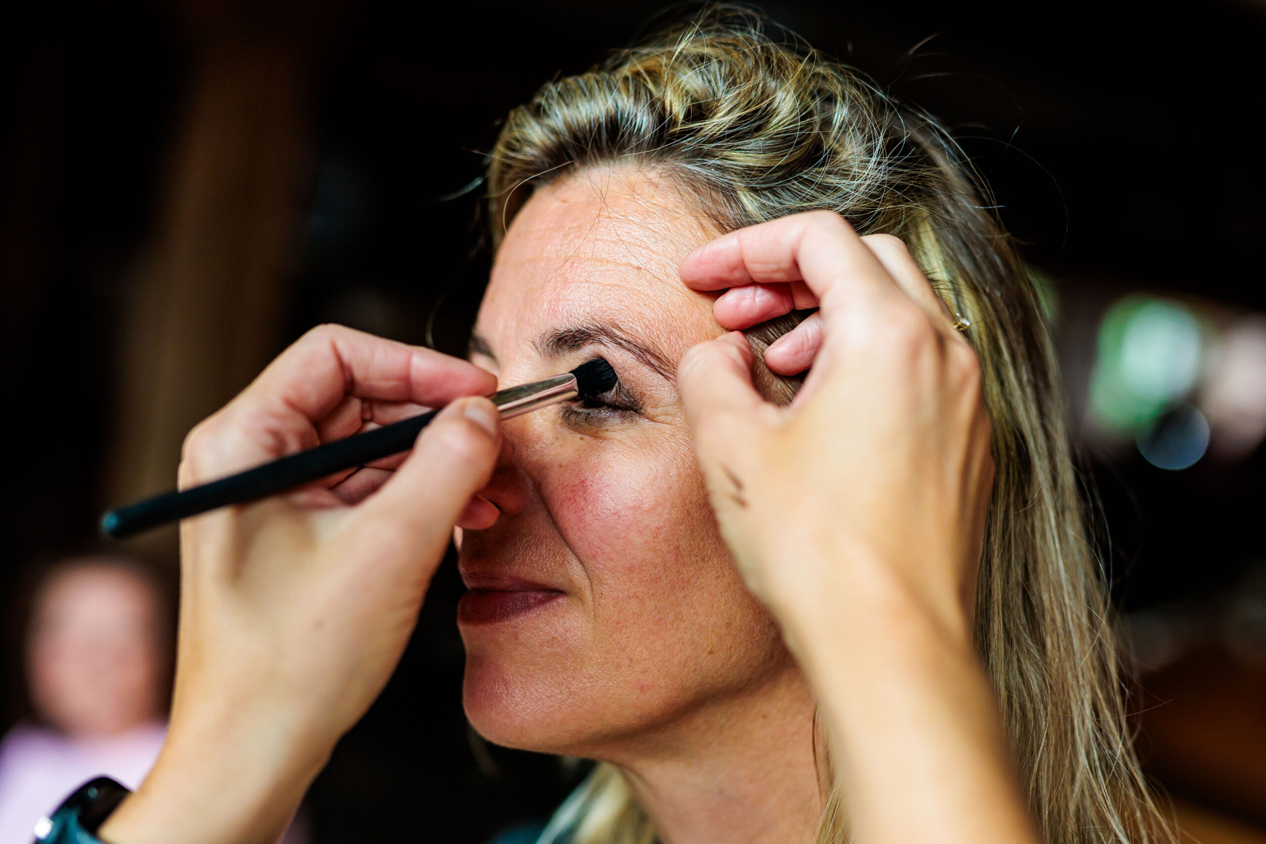 Professioneel videoproductiebedrijf en videograaf uit Gelderland, gespecialiseerd in video laten maken voor evenementen, bedrijven en artiesten. Wij maken aftermovies, same-day recaps, bandpromo’s, testimonials, bedrijfsfilms, commercials en productvideo’s. Daarnaast verzorgen we ook fotografie en dronebeelden voor online en social media. Actief in de regio Doetinchem, Arnhem, Nijmegen, Wehl en de Achterhoek. Dé partner voor video maken in Gelderland – van concept en opname tot montage en strategie, zodat jouw event of merk opvalt en indruk maakt.