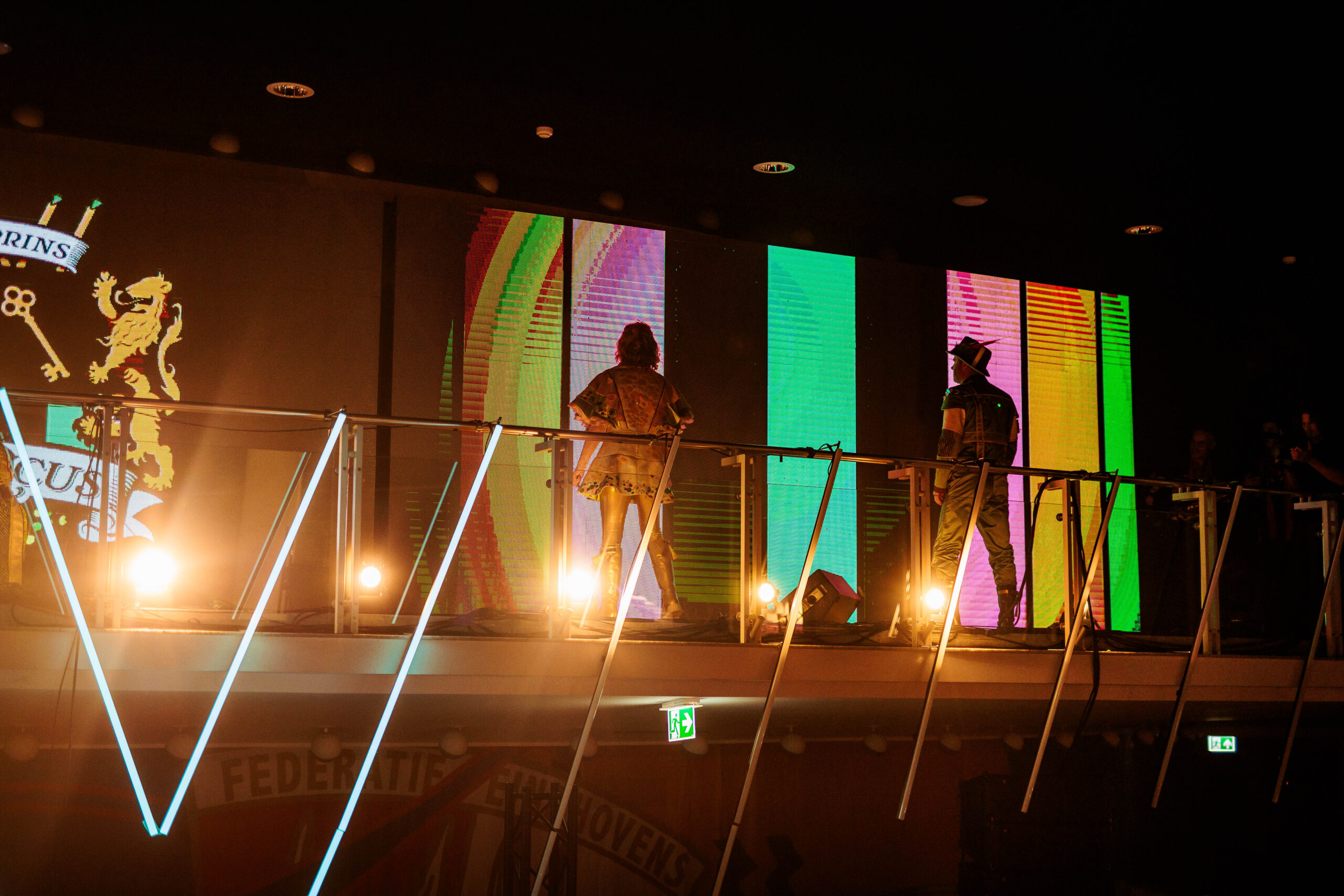 Professioneel videoproductiebedrijf en videograaf uit Gelderland, gespecialiseerd in video laten maken voor evenementen, bedrijven en artiesten. Wij maken aftermovies, same-day recaps, bandpromo’s, testimonials, bedrijfsfilms, commercials en productvideo’s. Daarnaast verzorgen we ook fotografie en dronebeelden voor online en social media. Actief in de regio Doetinchem, Arnhem, Nijmegen, Wehl en de Achterhoek. Dé partner voor video maken in Gelderland – van concept en opname tot montage en strategie, zodat jouw event of merk opvalt en indruk maakt.